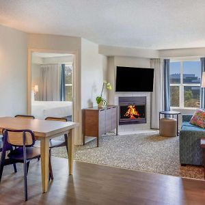 Two Bedroom Suite Two Queens